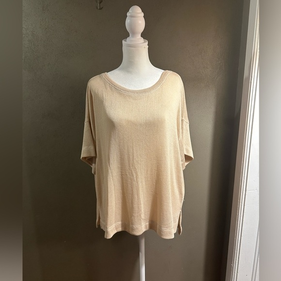 She + Sky Tops - Women’s light tan knit top, size small